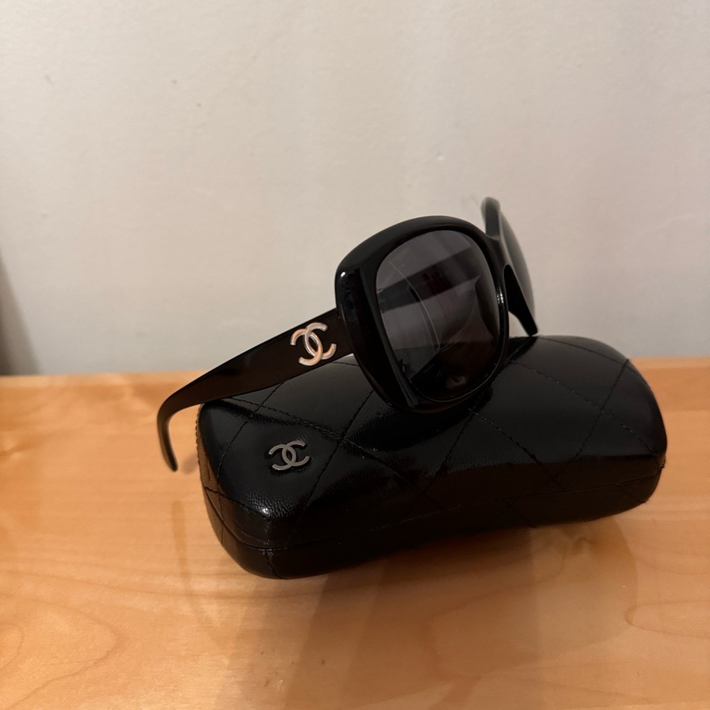 Chanel authentic sunglasses